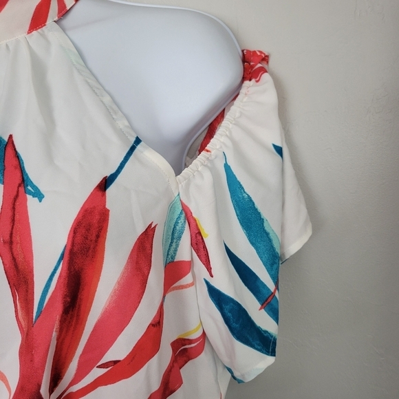 Jealous Tomato NWOT Women's Small Cold Shoulder Blouse White Tropical Floral Top - Picture 5 of 9